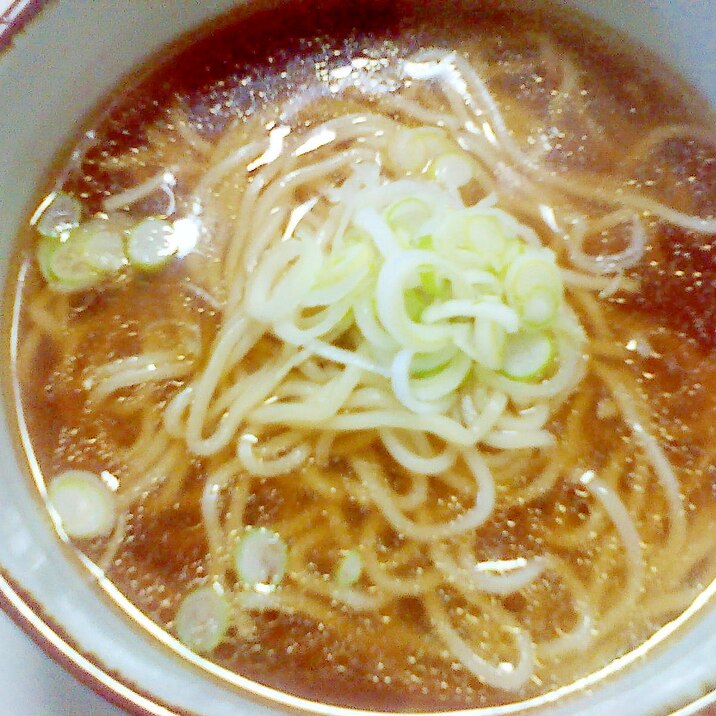 お湯を注ぐだけno醤油ラーメンスープ レシピ 作り方 By Ryuku55 楽天レシピ お湯を注ぐだけno醤油ラーメンスープ レシピ 作り方 By Ryuku55 楽天レシピ